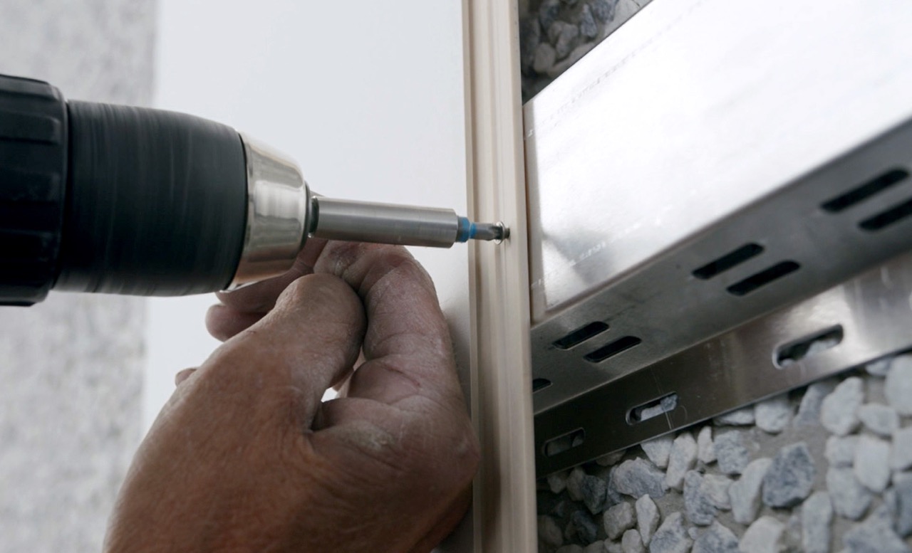 Installing a outdoor ventilation profile aluminium